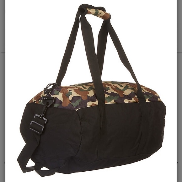 🚨One Left🚨Champion Premium Camouflage Duffle Bag - Picture 2 of 2